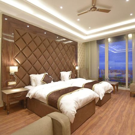 Grand Him Queen Ac Centralized 다람샬라 외부 사진