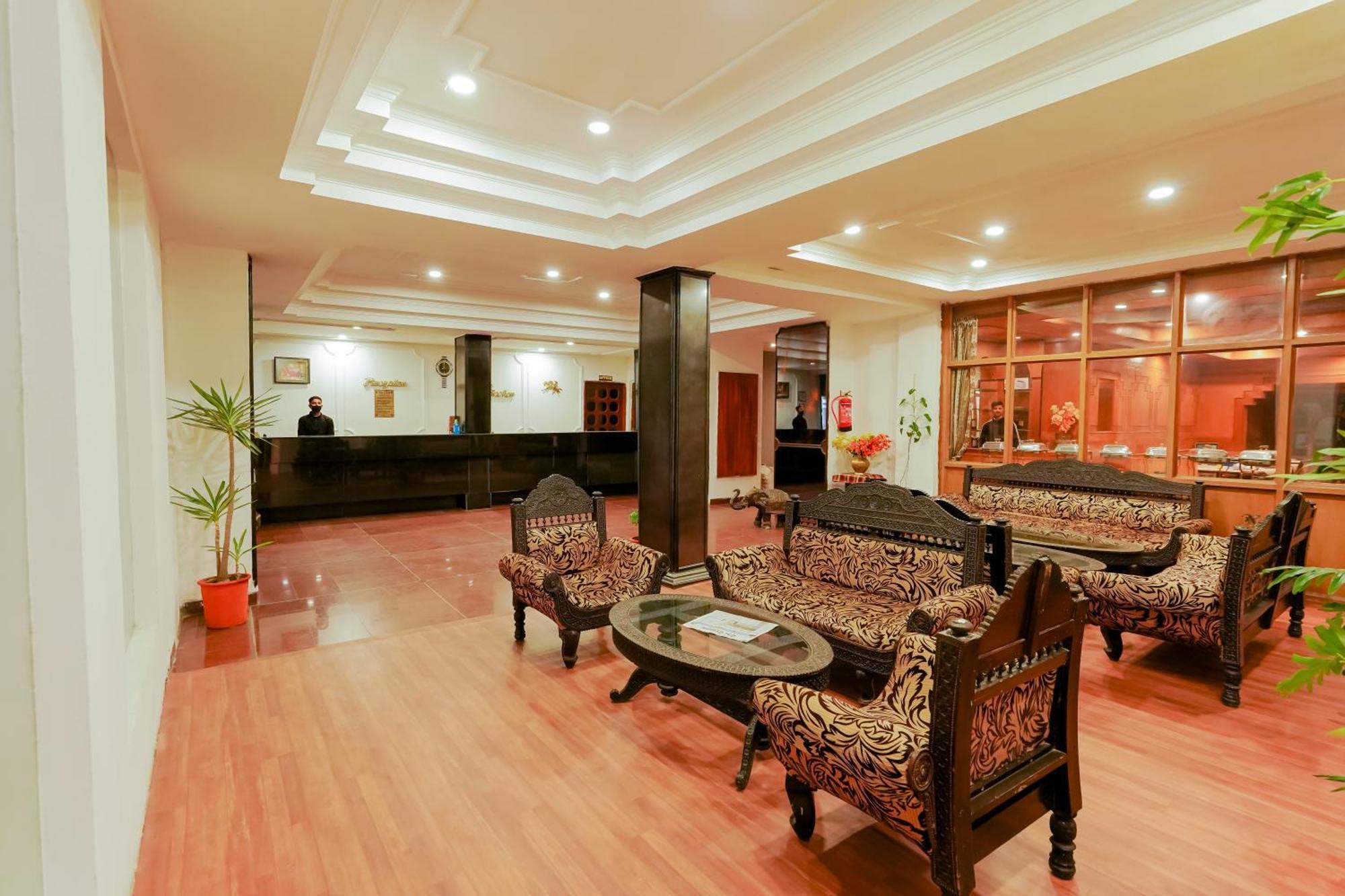 Grand Him Queen Ac Centralized 다람샬라 외부 사진