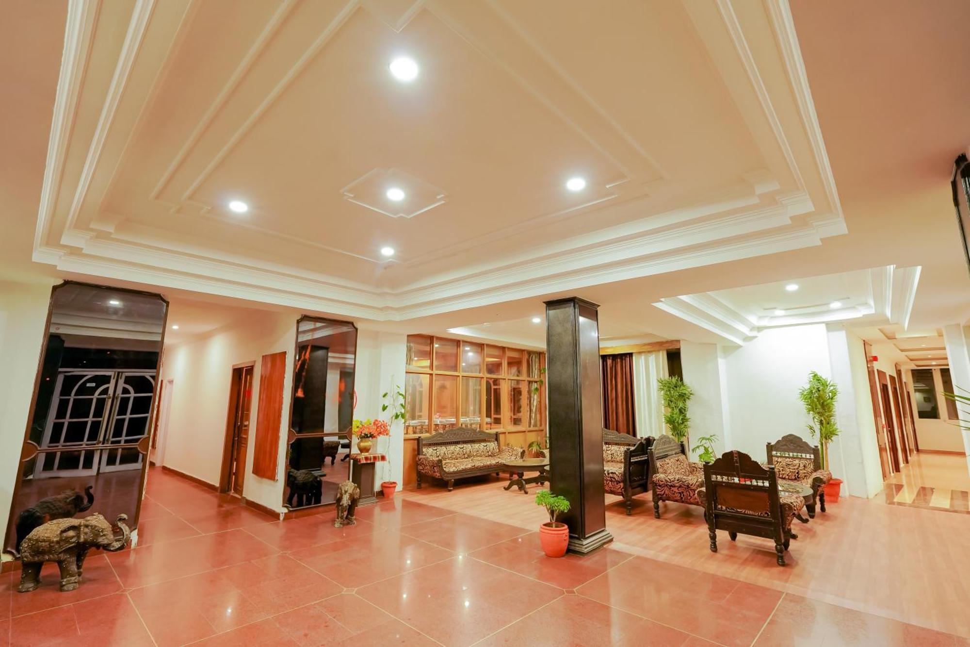 Grand Him Queen Ac Centralized 다람샬라 외부 사진
