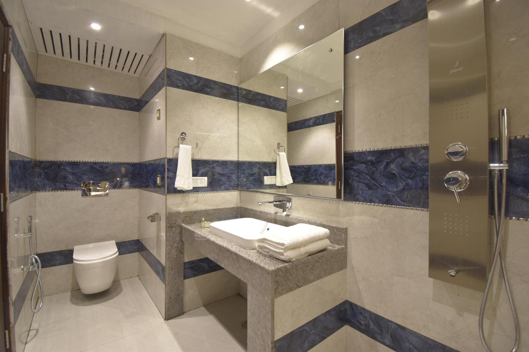 Grand Him Queen Ac Centralized 다람샬라 외부 사진